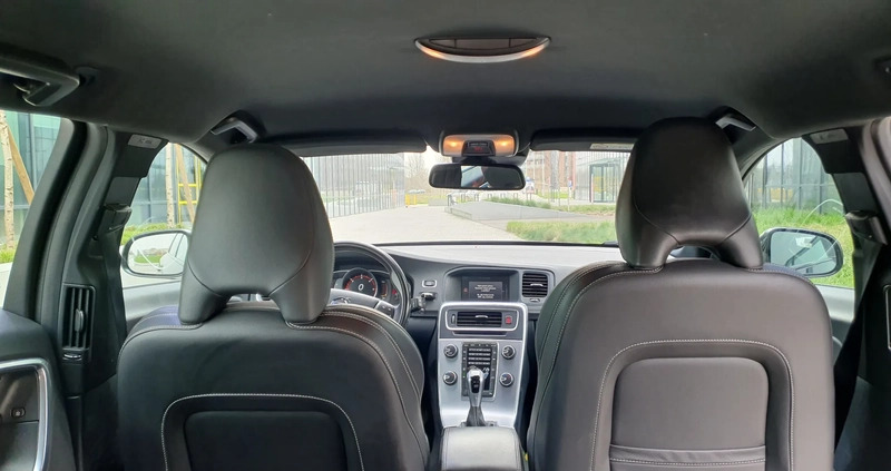 Volvo V60 cena 59900 przebieg: 166000, rok produkcji 2018 z Opole małe 529